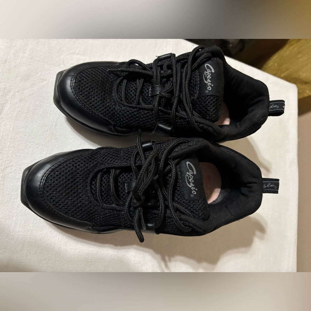 Capezio Dancer Black Mesh Women’s Shoes size 8